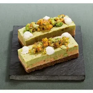 Repas en duo 6 plats et Champagne : Parfait à la truite et asperges, Demie lune champignons et cèpes, Cassolette de Saint Jacques, crevette et bar, Caille farcie au foie gras, Chèvre en croustillant, Rosace Vanille et fruits rouges, Assiettes livrées à température prêtes à déguster
